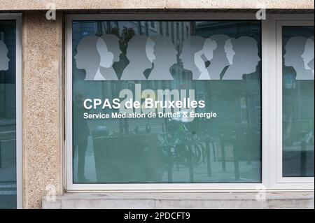 Centro storico di Bruxelles, Belgio - 12 marzo 2023 - l'organizzazione governativa del CPAS per il benessere pubblico e il mediatore per l'energia e i debiti Foto Stock