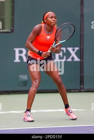 14 marzo 2023 Coco Gauff in azione contro Rebecca Peterson di Svezia durante il 2023 BNP Paribas Open all'Indian Wells Tennis Garden di Indian Wells, California. Credito fotografico obbligatorio: Charles Baus/CSM Foto Stock