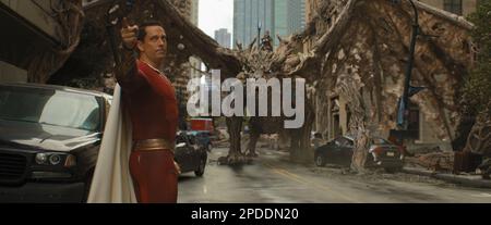 DATA DI USCITA: 17 marzo 2023 TITOLO: Shazam! Furia degli dei. CASA DI PRODUZIONE: New Line Cinema. DIRETTORE: David F. Sandberg. TRAMA: Sequel del film del 2019 'Shazam!' I dettagli del grafico non sono ancora noti. STARRING: ZACHARY LEVI as Shazam. (Credit Image: © New Line Cinema/Entertainment Pictures/ZUMAPRESS.com) SOLO PER USO EDITORIALE! Non per USO commerciale! Foto Stock