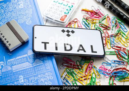 In questa illustrazione, il logo del marciaforma visualizzato sullo smartphone. Foto Stock