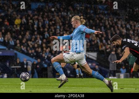 Manchester, Regno Unito. 14th Mar, 2023. Erling Haaland di Manchester City in azione durante il round della UEFA Champions League di 16 partita di seconda tappa tra Manchester City e RB Leipzig presso l'Etihad Stadium il 14 marzo 2023 a Manchester, Regno Unito. (Foto di Richard Callis/SPP) (Richard Callis/SPP) Credit: SPP Sport Press Photo. /Alamy Live News Foto Stock