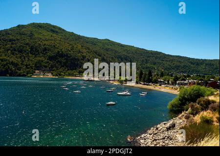 Percorso 40 passare attraverso San Martin de Los Andes e da qui a Villa Angostura si chiama Ruta de Los Siete Lagos o Route of Seven Lakes, Argentina Foto Stock