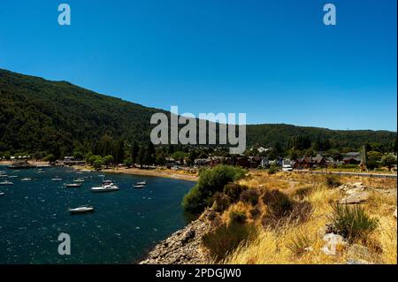 Percorso 40 passare attraverso San Martin de Los Andes e da qui a Villa Angostura si chiama Ruta de Los Siete Lagos o Route of Seven Lakes, Argentina Foto Stock