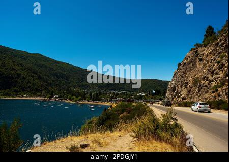 Percorso 40 passare attraverso San Martin de Los Andes e da qui a Villa Angostura si chiama Ruta de Los Siete Lagos o Route of Seven Lakes, Argentina Foto Stock