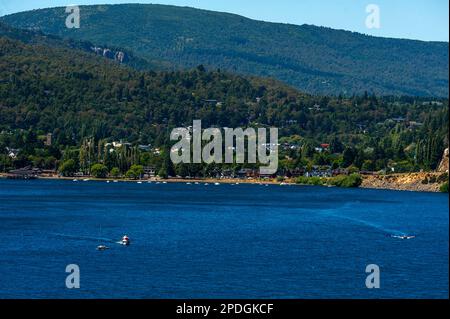 Percorso 40 passare attraverso San Martin de Los Andes e da qui a Villa Angostura si chiama Ruta de Los Siete Lagos o Route of Seven Lakes, Argentina Foto Stock