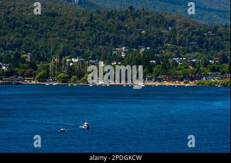 Percorso 40 passare attraverso San Martin de Los Andes e da qui a Villa Angostura si chiama Ruta de Los Siete Lagos o Route of Seven Lakes, Argentina Foto Stock