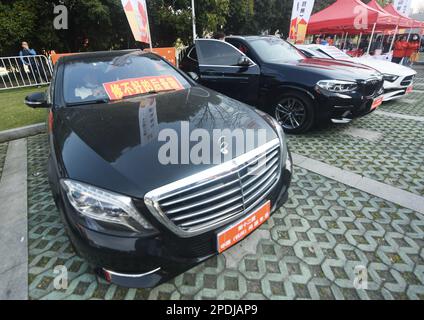 HANGZHOU, CINA - 15 MARZO 2023 - Mercedes-benz automobili con problemi di qualità sono visti al 2023 Cina (Hangzhou) Auto Show a Hangzhou, Zhejiang prov Foto Stock