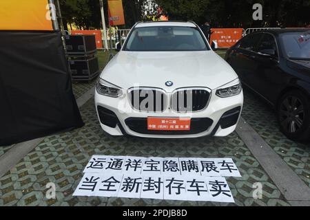 HANGZHOU, CINA - 15 MARZO 2023 - le vetture BMW con problemi di qualità sono raffigurate al China (Hangzhou) Auto Show 2023 di Hangzhou, provincia di Zhejiang, Foto Stock