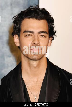 Joe Jonas partecipa al Vanity Fair Oscar Party del 2023 al Walis ...