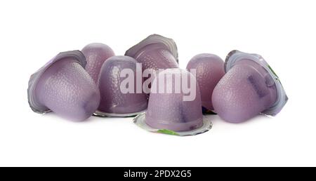 Gustose coppe di gelatina luminose su sfondo bianco Foto Stock