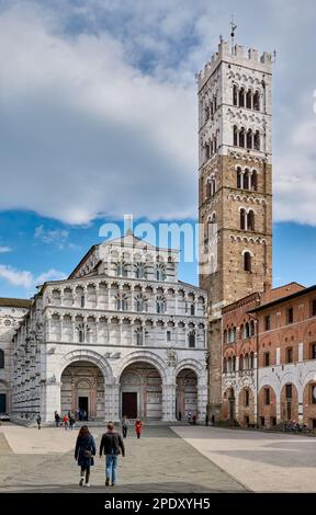 Vista esterna della Cattedrale di San Martino di Lucca, Duomo di San Martino, Toscana, Italia Foto Stock