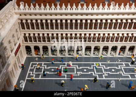 Venezia, Italia, 15th marzo 2023 svelata la più grande creazione LEGO da parte di un privato, composta da oltre 170.000 pezzi e oltre 200 figurine. La ricostruzione di Piazza San Marco di Maurizio Lampis per la creatura di gomma del Museo di Fabrizio Fontanella ha richiesto più di otto mesi e molto studio da completare. Marco secchi / Alamy Live News Foto Stock