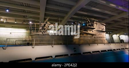 Chicago, il, USA - 6 marzo 2023: Sottomarino tedesco apturato U-505 Unterseeboot (U-Boat) che è attualmente di proprietà e in mostra al Museo della Scienza Foto Stock