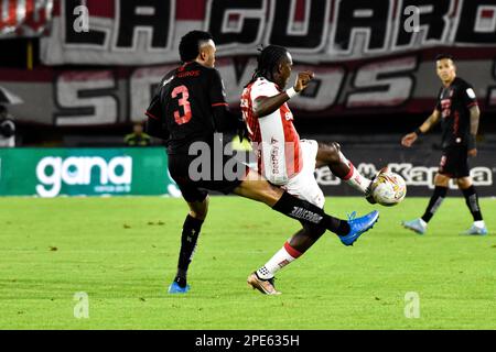 Bogota, Colombia. 14th Mar, 2023. Brayan Cordoba di America de Cali e Fabian Viafara di Santsa Fe durante la partita della BetPlay Dimayor League tra Independiente Santa Fe (2) e America de Cali (0) a Bogotà, Colombia, il 14 marzo 2023. Photo by: Cristian Bayona/Long Visual Press Credit: Long Visual Press/Alamy Live News Foto Stock