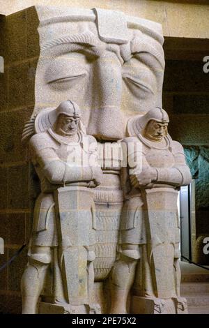 Hall of Fame con sculture colossali, Monumento alla Battaglia delle Nazioni, Lipsia, Sassonia, Germania Foto Stock