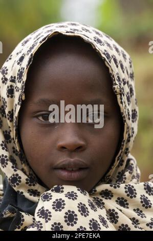 Ragazza con velo, primo piano, Ruanda Foto Stock