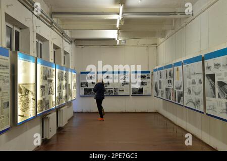 Centro di documentazione, KdF Seaside Resort, Prora, Binz, Ruegen, Meclemburgo-Pomerania occidentale, Germania Foto Stock