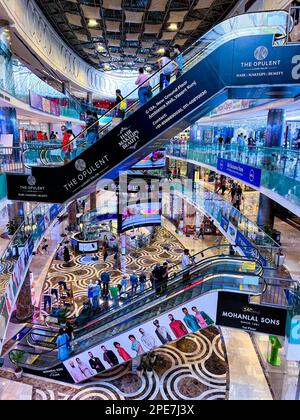 L'elegante centro commerciale Ambience si trova nel quartiere Vasant Kunj di Nuova Delhi Foto Stock