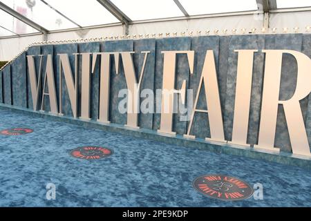 BEVERLY HILLS, CALIFORNIA - MARZO 12: Atmosfera al 2023° Vanity Fair Oscar Party ospitato da Radhika Jones al Walis Annenberg Center for the Perfor Foto Stock