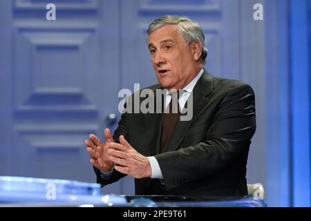 Antonio Tajani durante la trasmissione porta a porta su Rai 1 presso gli studi Rai di Via Teulada il 15 marzo 2023 a Roma. &#XA;(Foto di Fabrizio Corradetti / Livemedia) Foto Stock