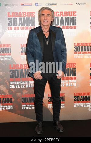 Roma, Italia. 15th Mar, 2023. Luciano Ligabue partecipa alla foto del film 'Ligabue 30 anni in un giorno campo volo' al Cinema Barberini. (Foto di Mario Cartelli/SOPA Images/Sipa USA) Credit: Sipa USA/Alamy Live News Foto Stock