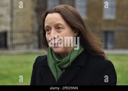 Londra, Regno Unito. 15th Mar, 2023. I politici commentano il budget ai media su College Green. Credit: JOHNNY ARMSTEAD/Alamy Live News Foto Stock