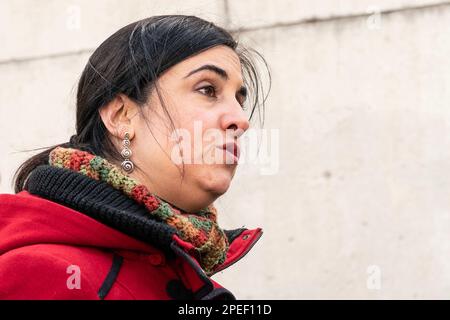 New York, Stati Uniti. 15th Mar, 2023. Nicole Malliotakis (repubblicano), membro del Congresso, parla con Josh Gottheimer (democratico) alla conferenza stampa per affrontare il problema della congestione dei prezzi alla bocca del Lincoln Tunnel di New York il 15 marzo 2023. Hanno annunciato la creazione di un caucus congressuale bipartisan per combattere il congestion pricing. (Foto di Lev Radin/Sipa USA) Credit: Sipa USA/Alamy Live News Foto Stock