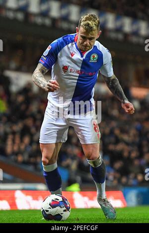 Blackburn, Regno Unito. 15th Mar, 2023. Sammie Szmodics #8 di Blackburn Rovers durante la partita del Campionato Sky Bet Blackburn Rovers vs Reading a Ewood Park, Blackburn, Regno Unito, 15th Marzo 2023 (Foto di ben Roberts/News Images) a Blackburn, Regno Unito, il 3/15/2023. (Foto di ben Roberts/News Images/Sipa USA) Credit: Sipa USA/Alamy Live News Foto Stock