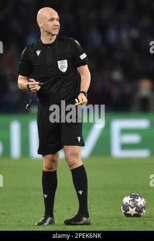 Napoli, Italia. 15th Mar, 2023. Anthony Taylor arbitro durante la partita della UEFA Champions League tra SSC Napoli vs Eintracht Francoforte a Diego Armando Maradona il 15 2023 marzo a Napoli (Credit Image: © Agostino Gemito/Pacific Press via ZUMA Press Wire) SOLO PER USO EDITORIALE! Non per USO commerciale! Foto Stock