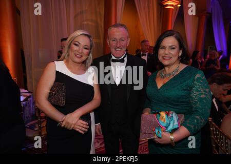 (Sinistra-destra) Michelle o'Neill del Sinn Fein, Conor Murphy e Mary Lou McDonald all'Ireland Funds 31st National Gala al National Building Museum di Washington, DC, durante la visita del Taoiseach negli Stati Uniti per la Giornata di San Patrizio. Data immagine: Mercoledì 15 marzo 2023. Foto Stock