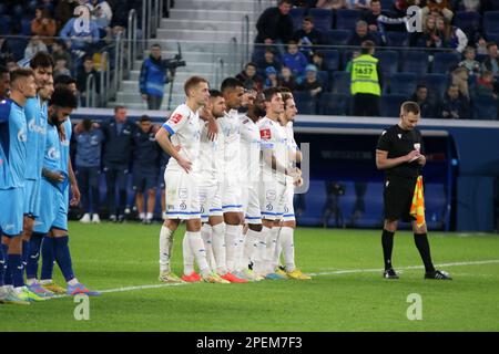 San Pietroburgo, Russia. 15th Mar, 2023. I giocatori della squadra di dinamo visti durante la partita di calcio della Coppa Russa 2022/2023 tra Zenit Saint Petersburg e Dynamo Moscow alla Gazprom Arena. Punteggio finale; Zenit 1:1 Dynamo (4:5, sparo di rigore). Credit: SOPA Images Limited/Alamy Live News Foto Stock