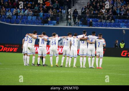 San Pietroburgo, Russia. 15th Mar, 2023. I giocatori della squadra di dinamo visti durante la partita di calcio della Coppa Russa 2022/2023 tra Zenit Saint Petersburg e Dynamo Moscow alla Gazprom Arena. Punteggio finale; Zenit 1:1 Dynamo (4:5, sparo di rigore). Credit: SOPA Images Limited/Alamy Live News Foto Stock