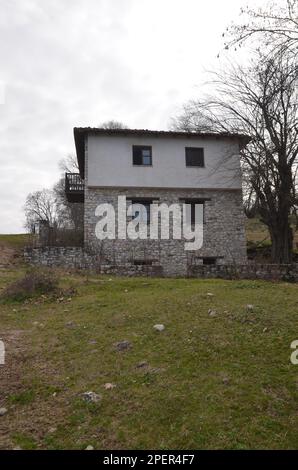 Grecia, Tessaglia, Larisa, Elassona Domeniko Village Vryzosti area vecchi mulini ad acqua e attrezzature Foto Stock