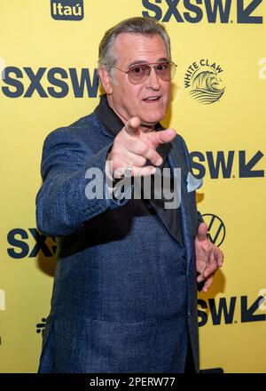 AUSTIN, TEXAS - 15 MARZO: Bruce Campbell partecipa alla prima edizione di “Evil Dead Rise” al Paramount Theatre durante la SXSW Conference and Festival del 2023 del 15 marzo 2023 ad Austin, Texas. (Foto di Maggie Boyd/Sipa USA) Credit: Sipa USA/Alamy Live News Foto Stock