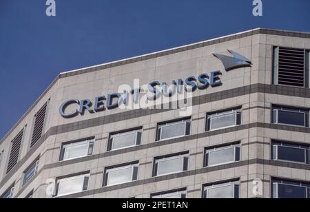 Londra, Regno Unito. 16th marzo 2023. Una visione degli uffici del Credit Suisse UK a Canary Wharf, come la banca in difficoltà ha annunciato che avrebbe ricevuto un prestito di 50bn franchi dalla Banca nazionale svizzera. Credit: Vuk Valcic/Alamy Live News Foto Stock