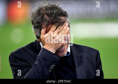 L'ex giocatore e oppinionista televisivo Gianfranco Zola sorride prima della partita di calcio della Champions League tra SSC Napoli e Eintracht Frankfurt A. Foto Stock