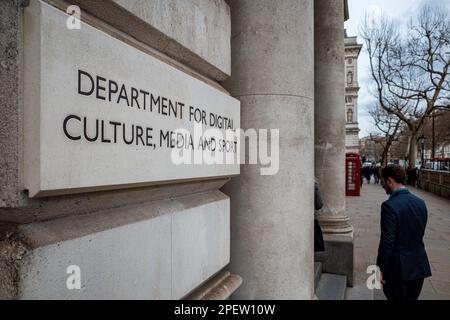 Dipartimento per il digitale, la cultura, i media e lo sport a Whitehall, Londra. Dipartimento del Governo del Regno Unito al 100 di Parliament Street, Londra. Foto Stock