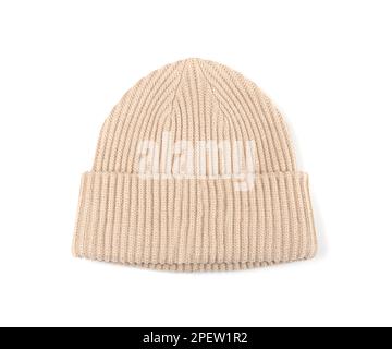Cappello invernale isolato, berretto lavorato a maglia, cappello invernale beige, berretto sportivo, berretto lavorato a maglia su fondo bianco piatto Foto Stock