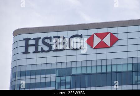 Londra, Regno Unito. 16th marzo 2023. Vista esterna della sede centrale globale di HSBC a Canary Wharf. Foto Stock