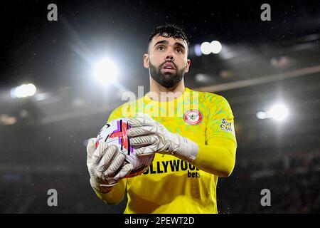 David Raya of Brentford - Southampton v Brentford, Premier League, St Mary's Stadium, Southampton, Regno Unito - 15th marzo 2023 solo per uso editoriale - si applicano le restrizioni DataCo Foto Stock