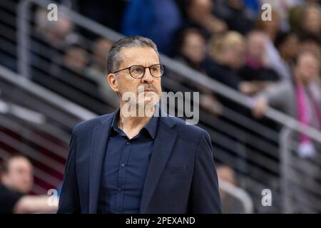 Bonn, Germania. 14th Mar, 2023. Allenatore Pedro MARTINEZ (UOMO, medio) mezza lunghezza, serio, concentrato. Punteggio finale 85:75, Basketball Champions League/Telekom Basketes Bonn-BAXI Manresa/BONN vs MANR/Round of 16 - Giornata del Gruppo J/5th, nel TELEKOMDOME, il 14th marzo 2023 Credit: dpa/Alamy Live News Foto Stock