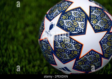 Primo piano di Adidas UEFA Champions League Final Football Istanbul 2023 2024 Foto Stock