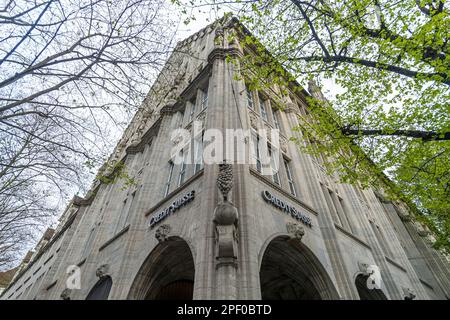 Facciata dell'edificio della banca svizzera Credit Suisse, Zurigo, Svizzera il 07 aprile 2014. Foto Stock