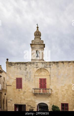 campanile nella vecchia città murata di mdina la vecchia capitale nel centro di malta Foto Stock