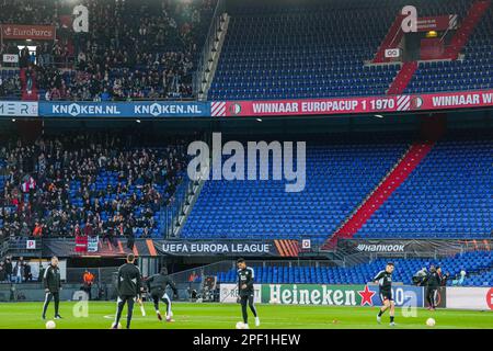 Rotterdam - stand vuoti durante la partita tra Feyenoord e Shakhtar Donetsk allo Stadion Feijenoord De Kuip il 16 marzo 2023 a Rotterdam, nei Paesi Bassi. (Da Box a Box Pictures/Tom Bode) Foto Stock