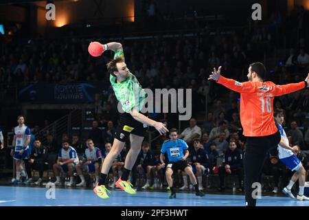 Berlino, Germania. 16th Mar, 2023. Berlino, Germania 16th 2023 marzo: Mathias Gidsel (19) di Fuechse Berlin spara per gol durante il gioco 1. Bundesliga - Füchse Berlin / VfL Gummersbach - Max-Schmeling-Halle. Berlino, Germania. (Ryan Sleiman /SPP) Credit: SPP Sport Press Photo. /Alamy Live News Foto Stock