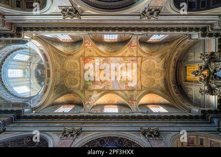 Il bellissimo interno della Chiesa di San Rocco all'Augusteo a Roma. Marzo-10-2022 Foto Stock