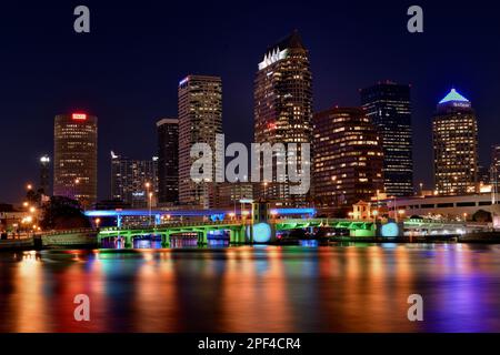 DowntownTampa di notte, Blue Hour, Florida USA Foto Stock