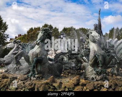 Monumento al Girondins in Place des Quincones Bordeaux Foto Stock