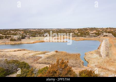 Vista soleggiata sul paesaggio di Inspiration Point del Roman Nose state Park a Oklahoma Foto Stock